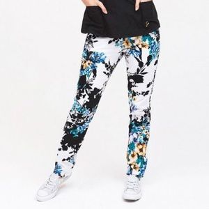 Jaanuu floral pants scrubs